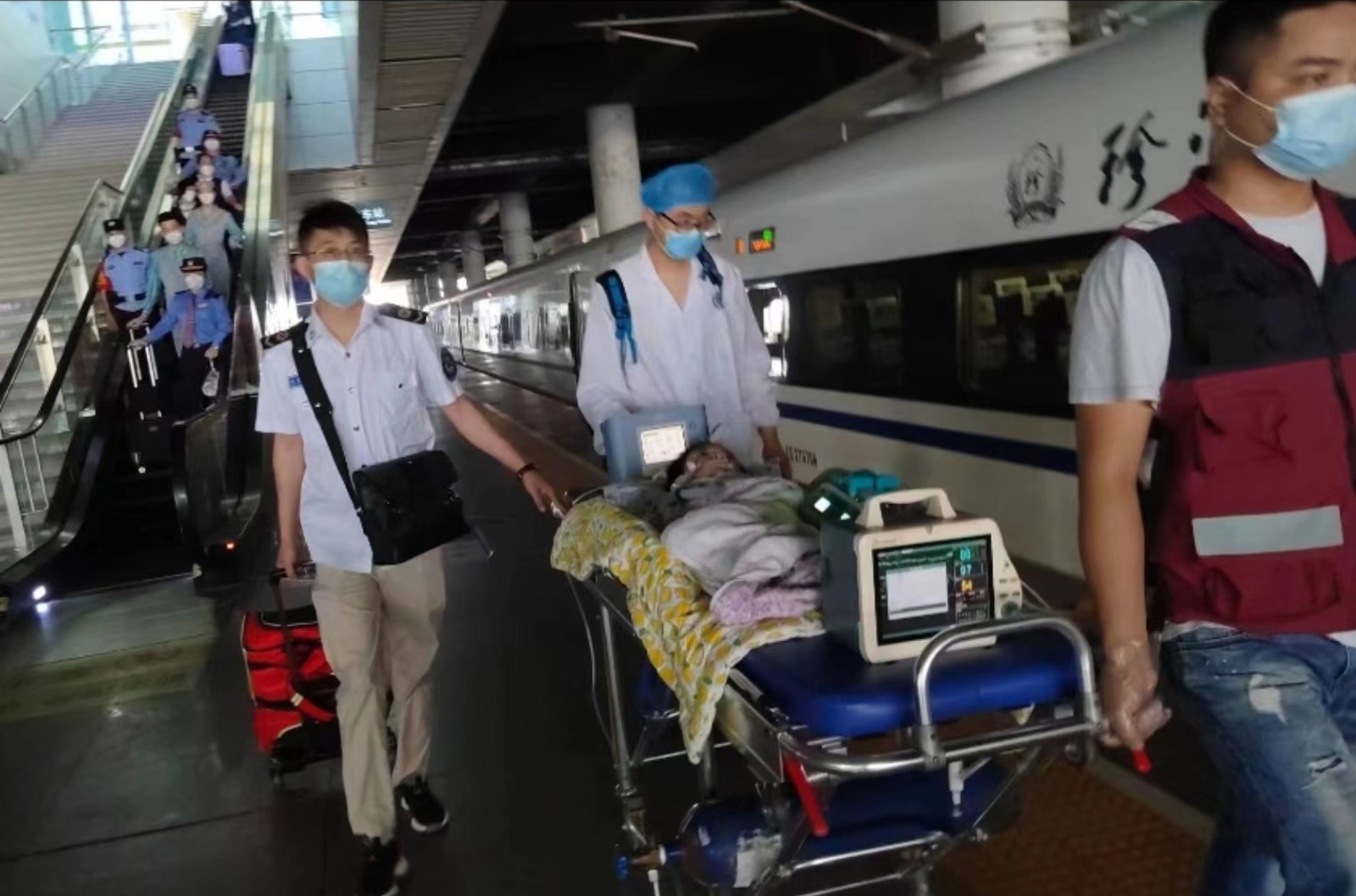 那坡县高铁转运公司